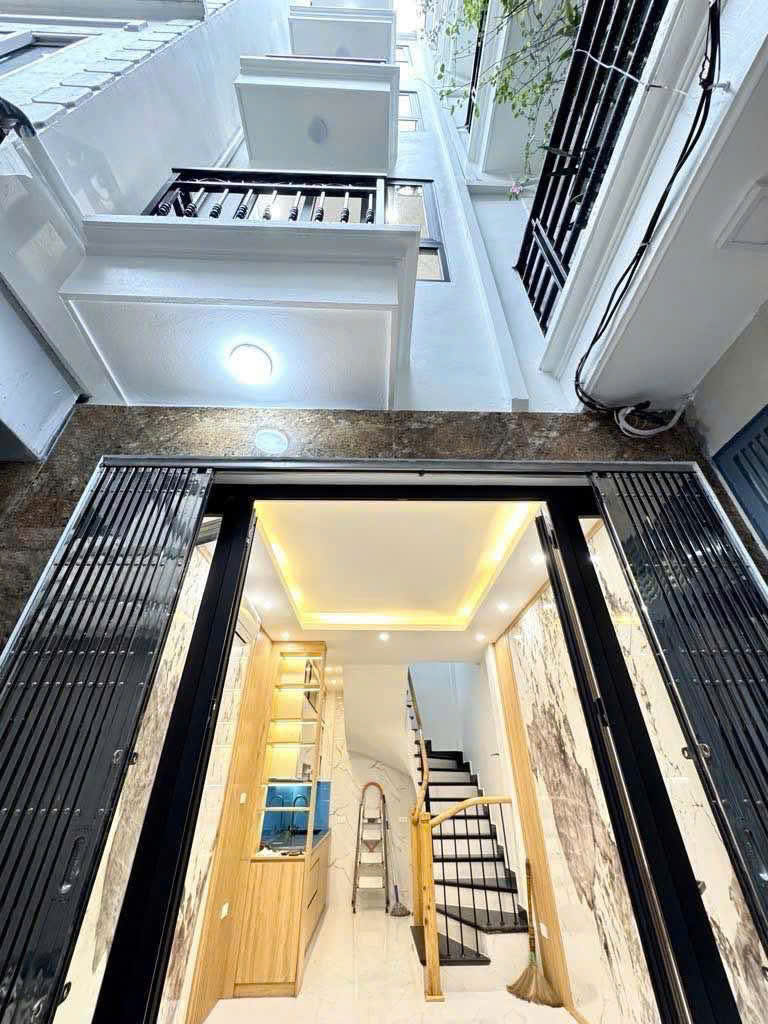 Cho thuê nhà nguyên căn ngõ 141 Giáp Nhị, 5 tầng x 23m2, 3 ngủ, 10 Triệu - Ảnh chính